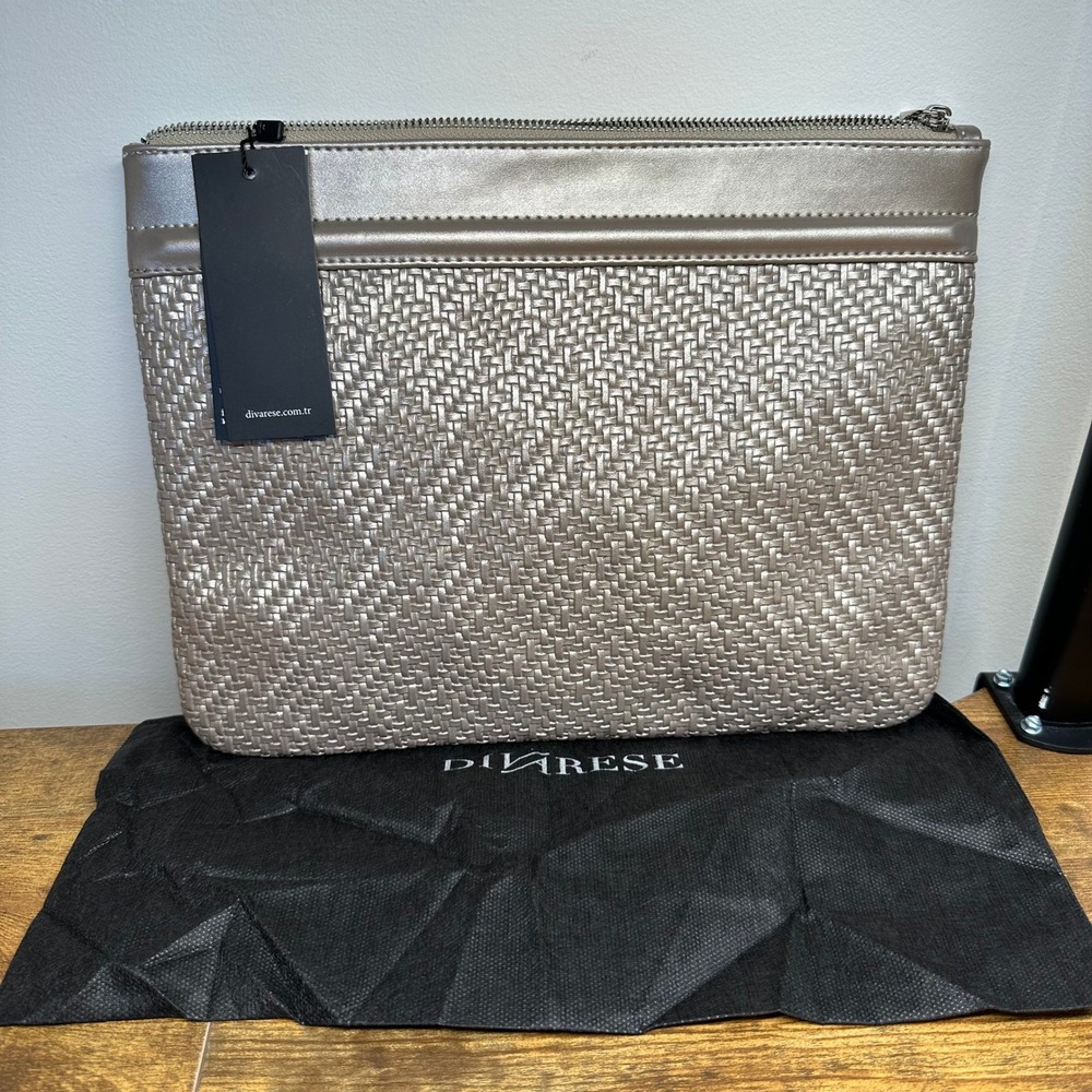 Divarese Metallic Champagne Gold Woven Zipper Clutch Bag NWT